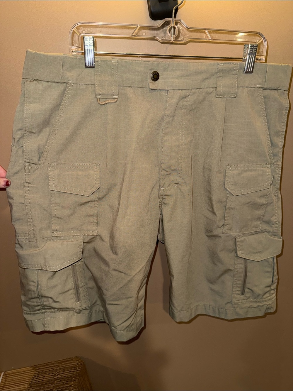 Men's Cargo Shorts in Khaki - Classic Pocketed Style